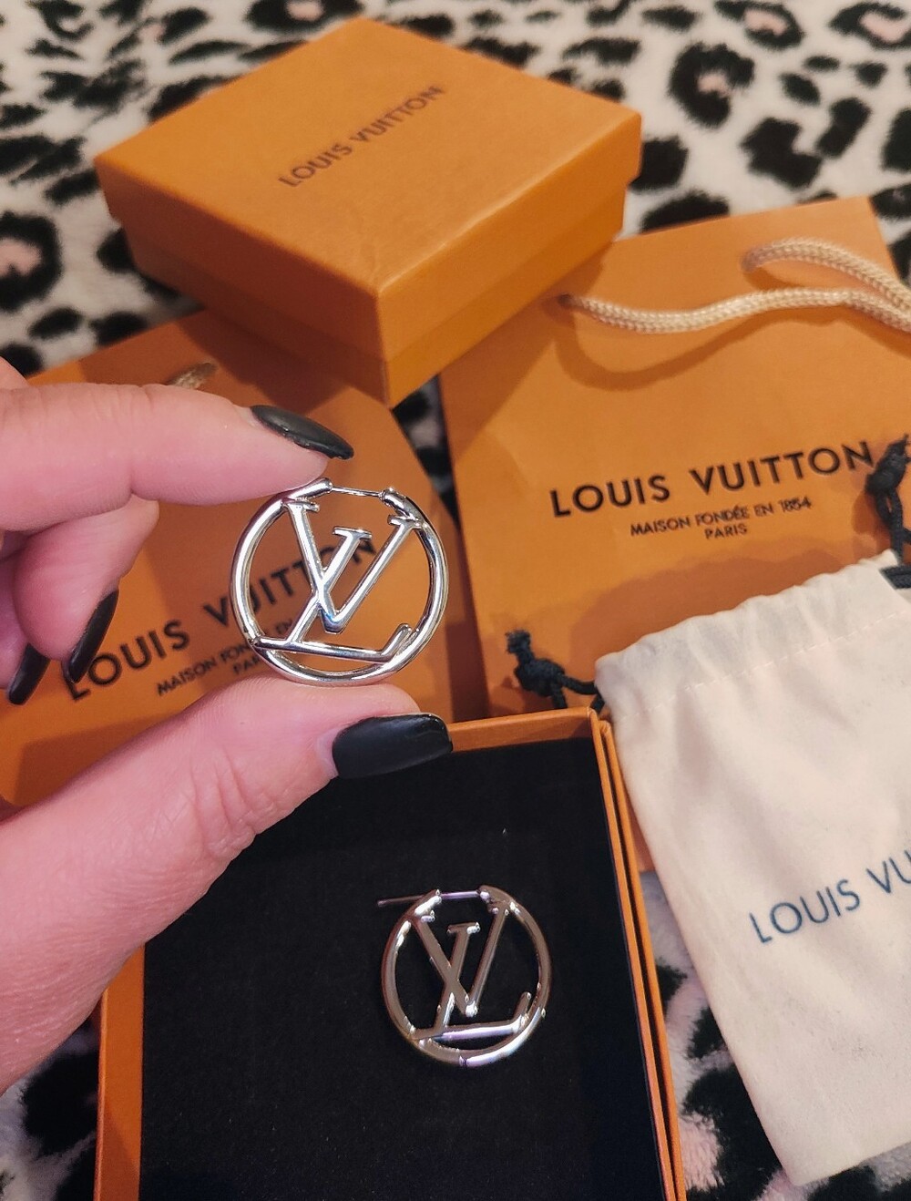 Women's LV Silver Earrings Designer Luxury Hoop Earrings Extravagant 3cm NEW
